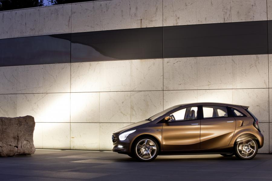  Mercedes-Benz BlueZERO E-Cell PLUS Concept 2009 года  (фото 11 из 14)